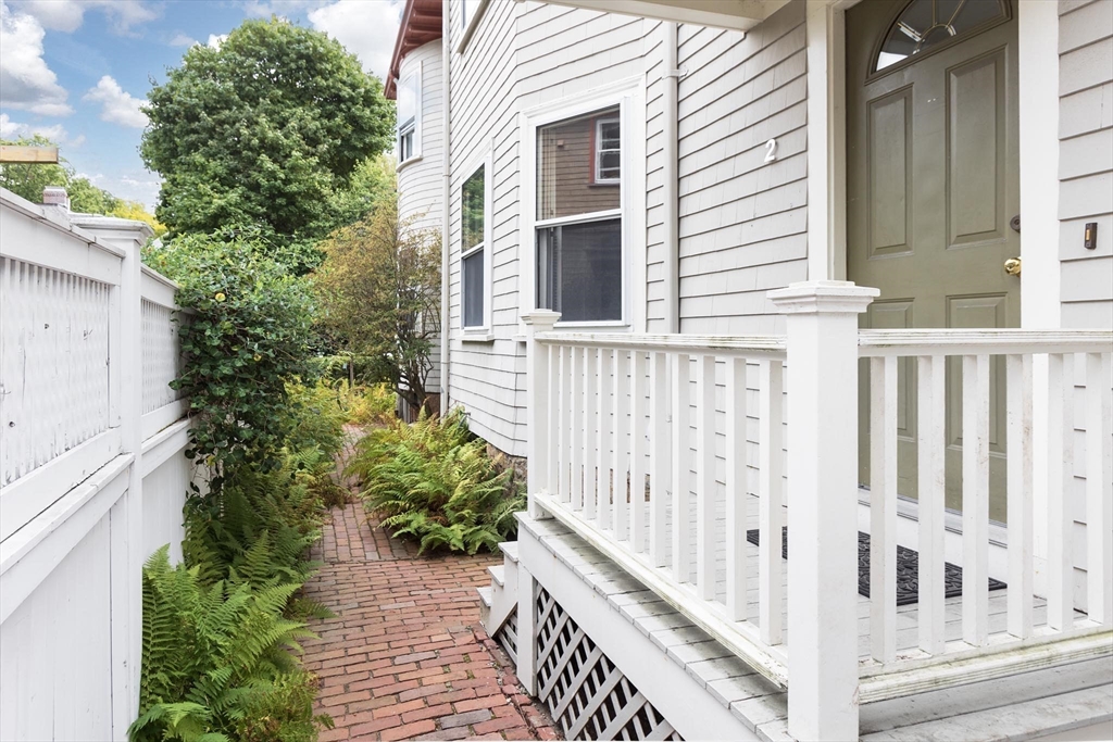 14 Dana St