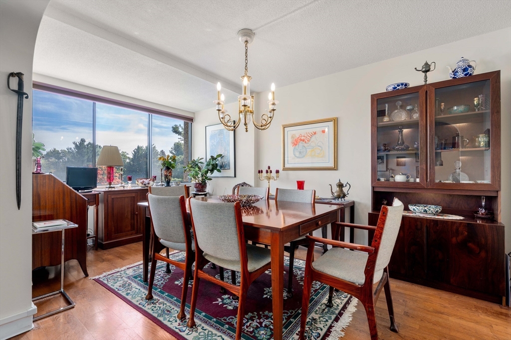 250 Hammond Pond Parkway # 612S