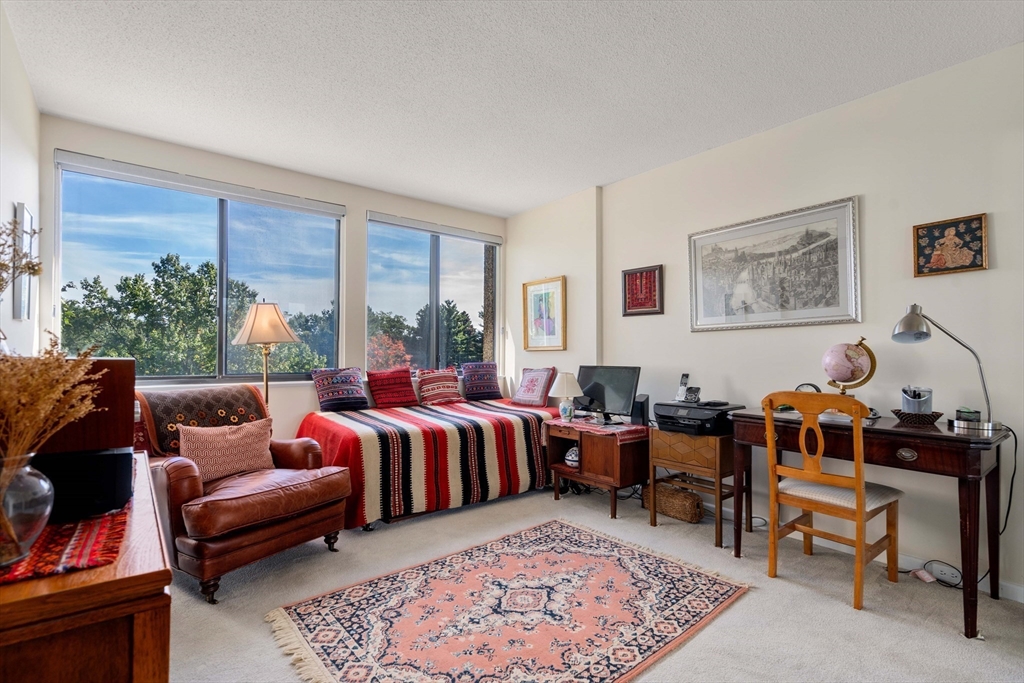 250 Hammond Pond Parkway # 612S
