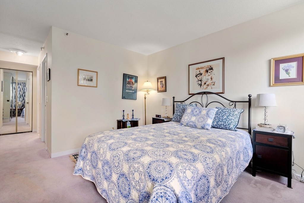 250 Hammond Pond Parkway # 612S
