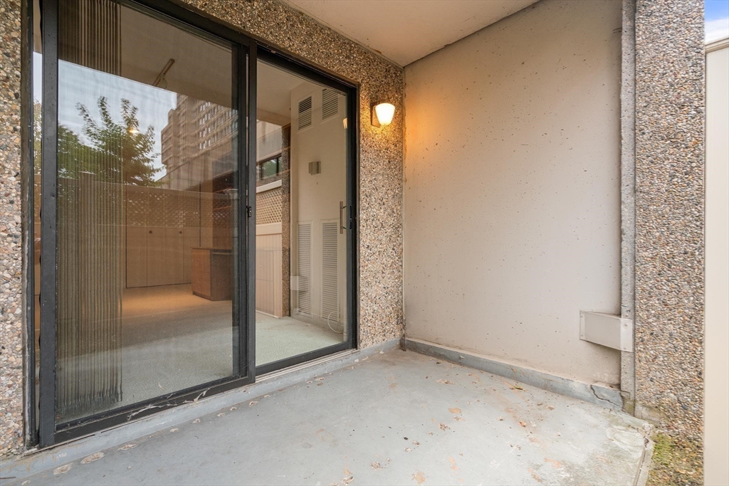250 Hammond Pond Parkway # 205S