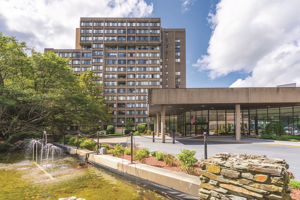 250 Hammond Pond Parkway # 205S
