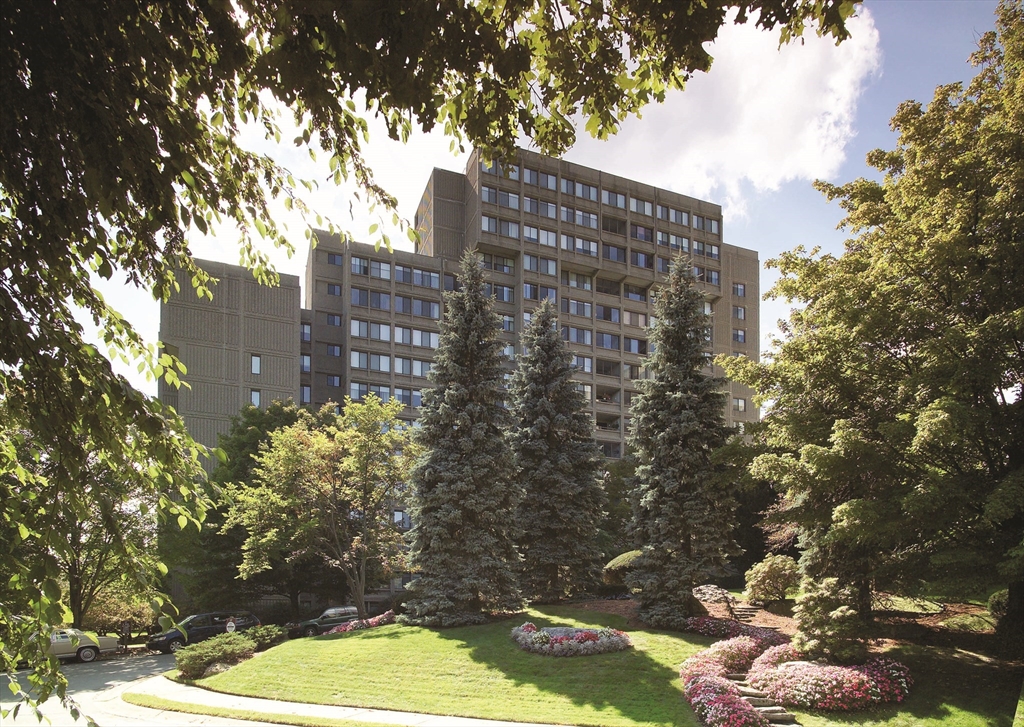250 Hammond Pond Parkway # 205S