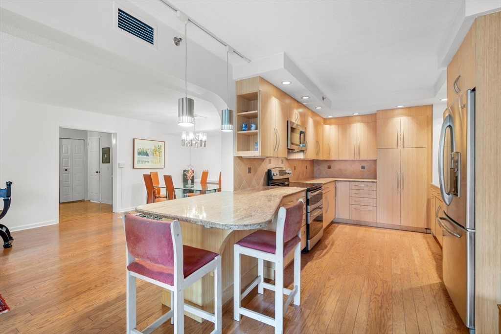 250 Hammond Pond Parkway # 205S