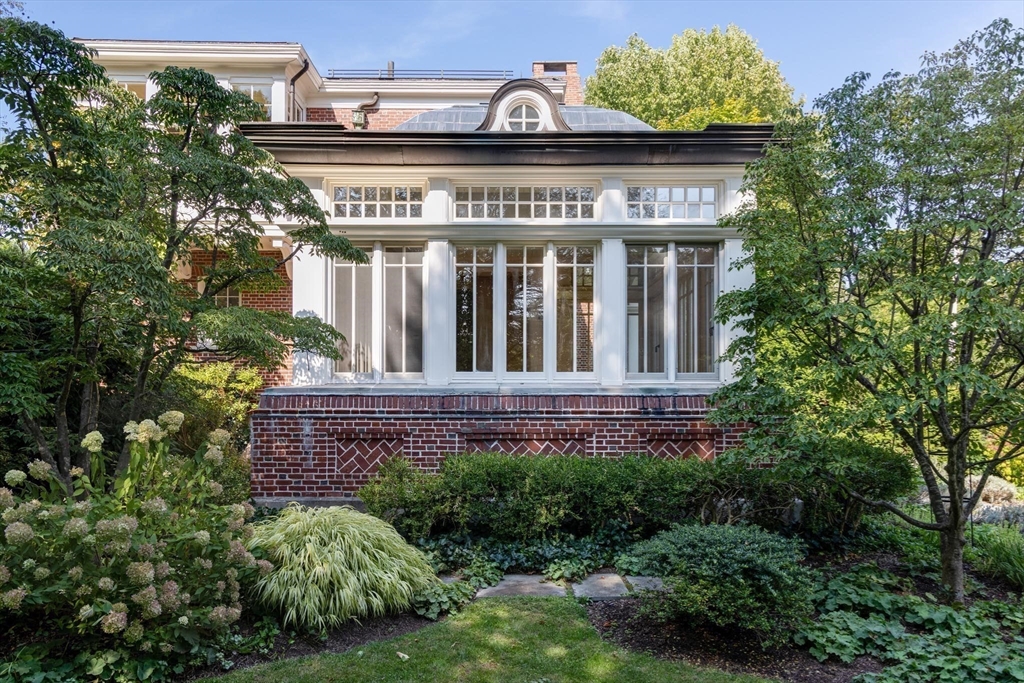 87 Hammond St