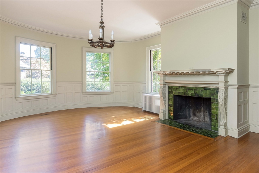 87 Hammond St