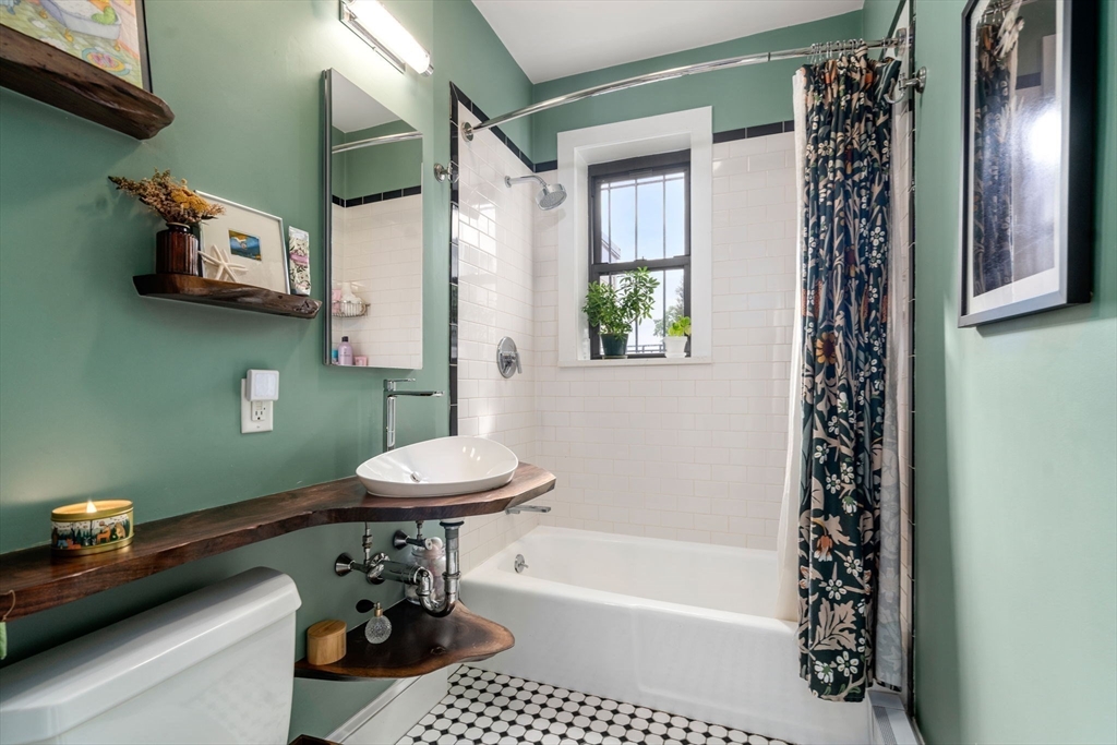 26 Medfield St # 5