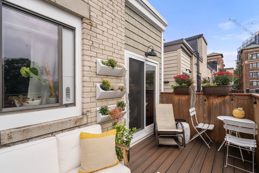 26 Medfield St # 5