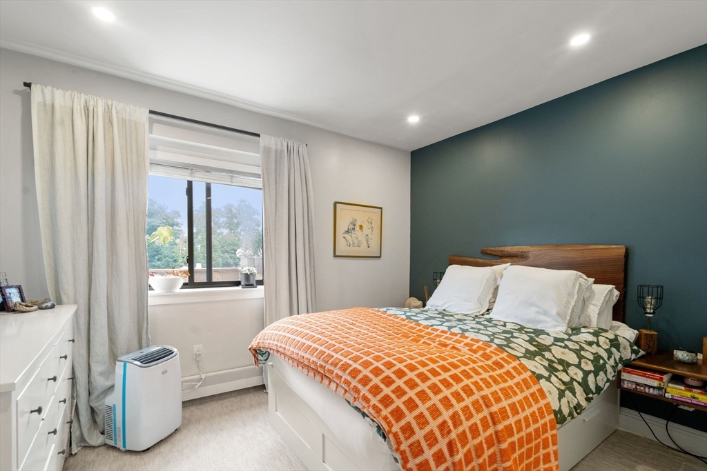 26 Medfield St # 5
