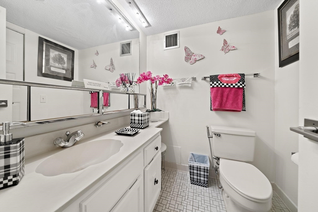 250 Hammond Pond Parkway # 303S