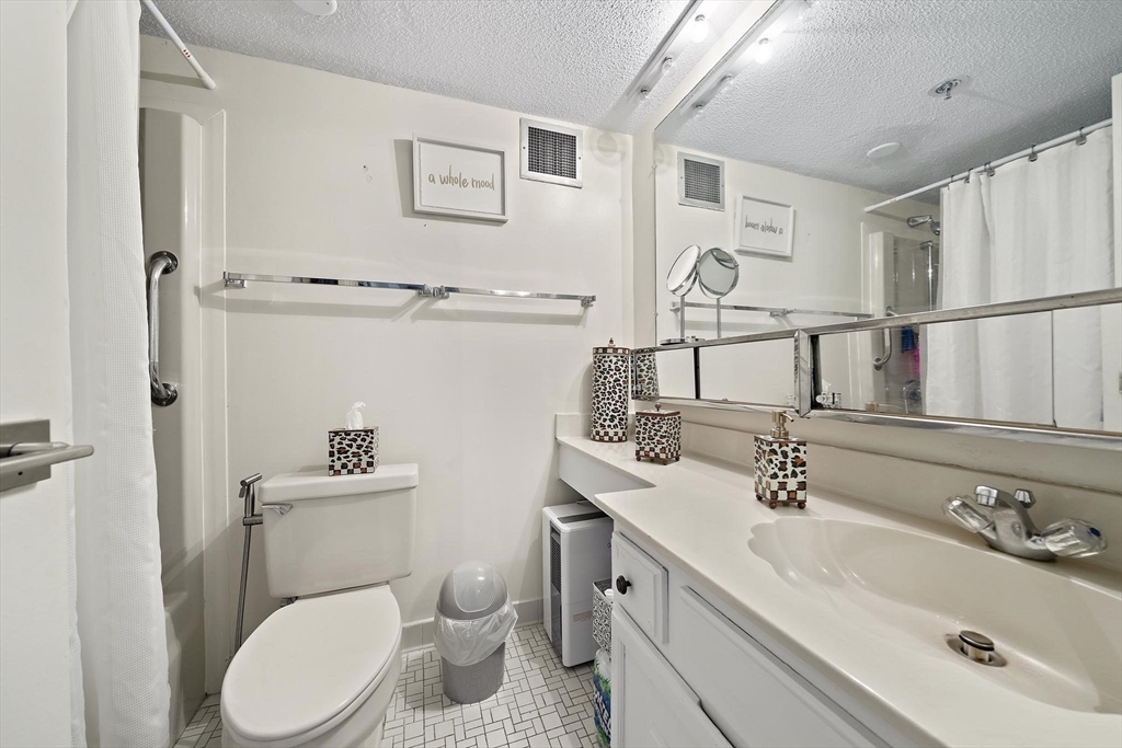 250 Hammond Pond Parkway # 303S