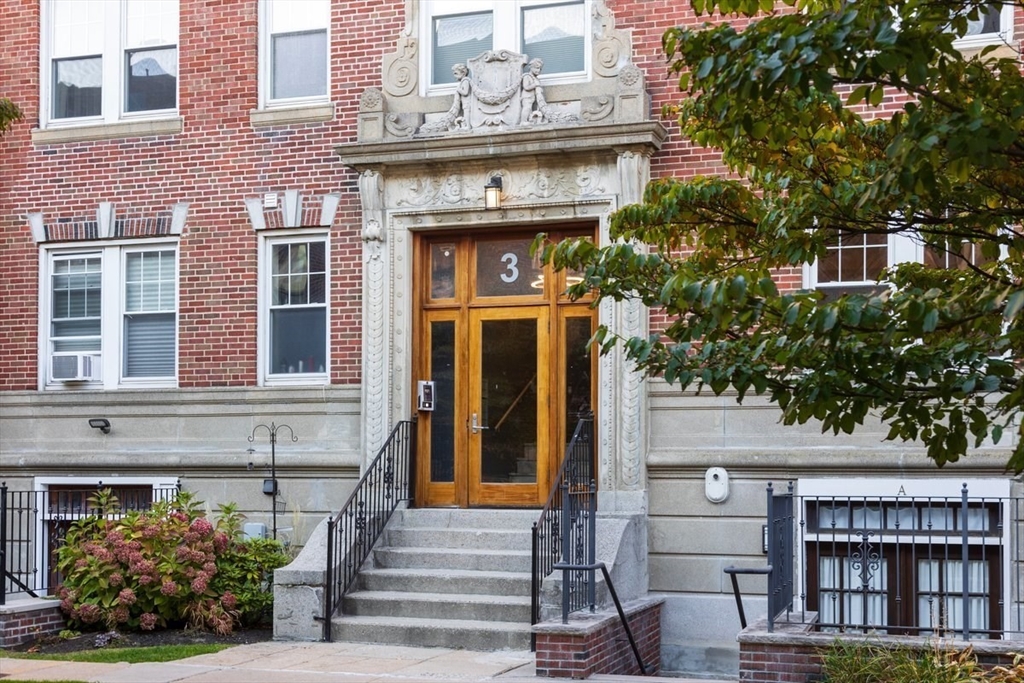 3 Greenway Court # 3