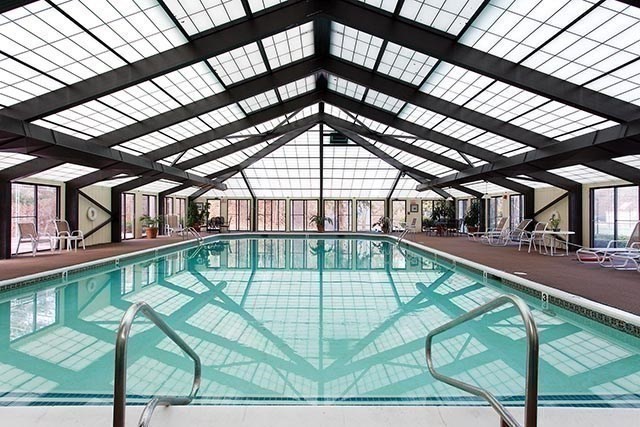 250 Hammond Pond Pkwy # 910S
