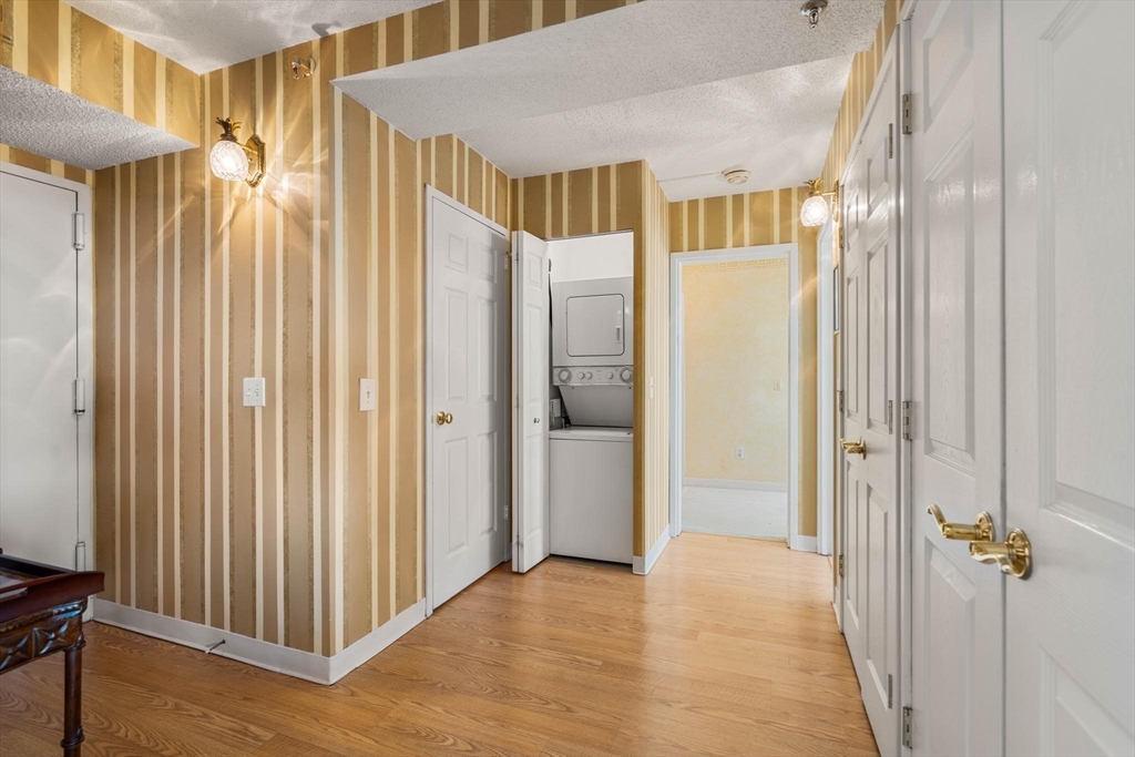 250 Hammond Pond Pkwy # 910S