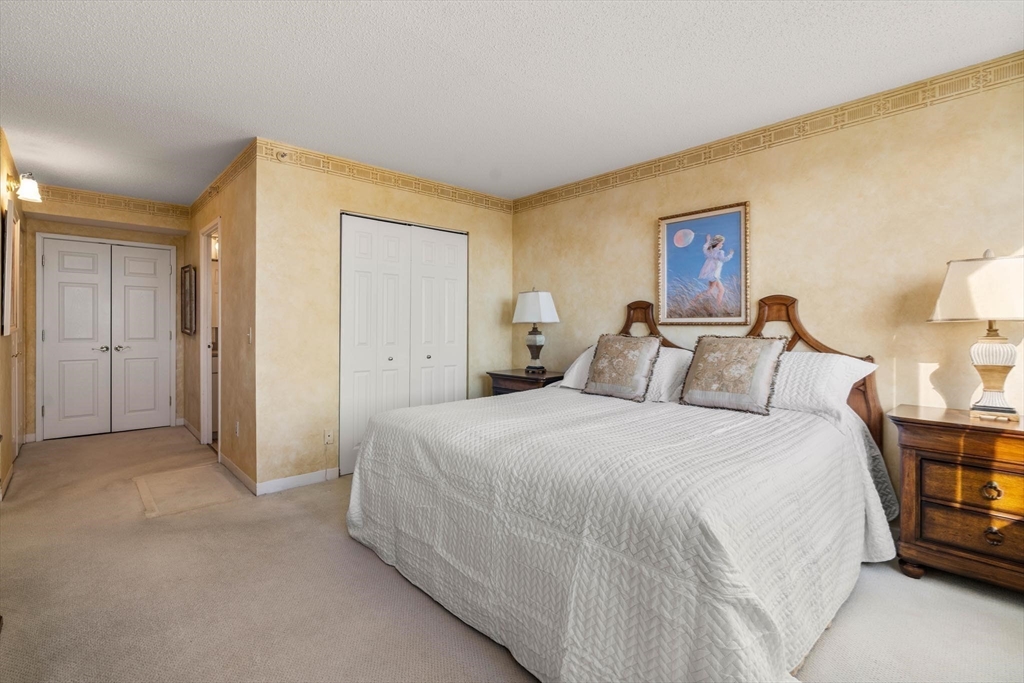 250 Hammond Pond Pkwy # 910S