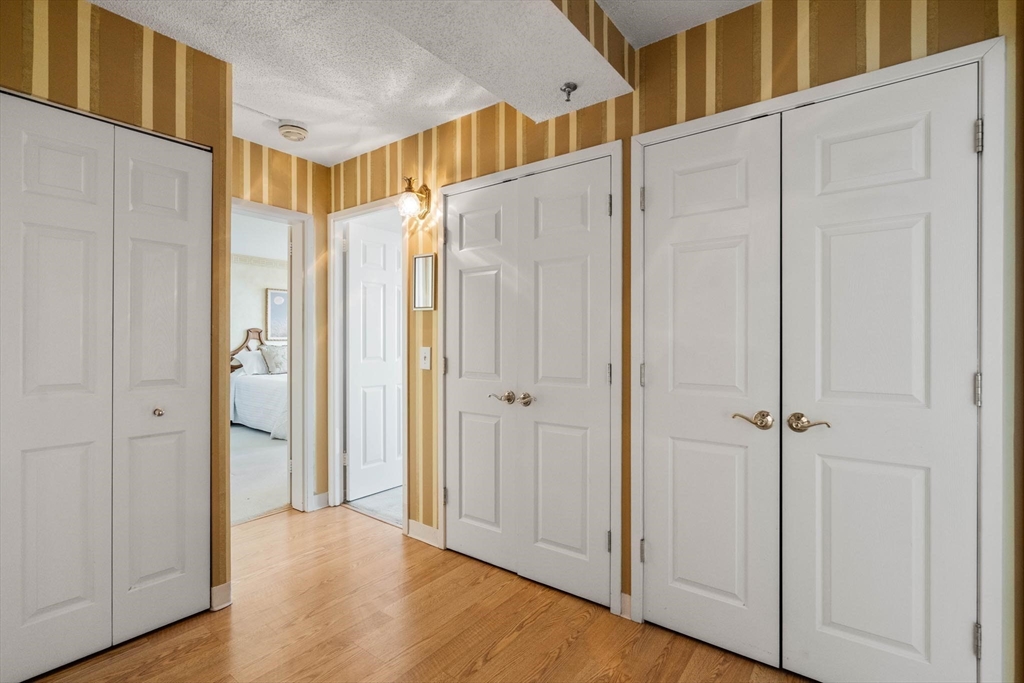 250 Hammond Pond Pkwy # 910S