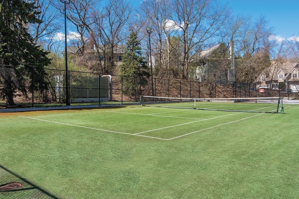 250 Hammond Pond Pkwy # 910S