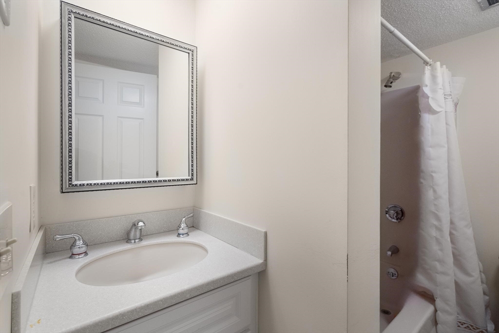 250 Hammond Pond Parkway # 1507N