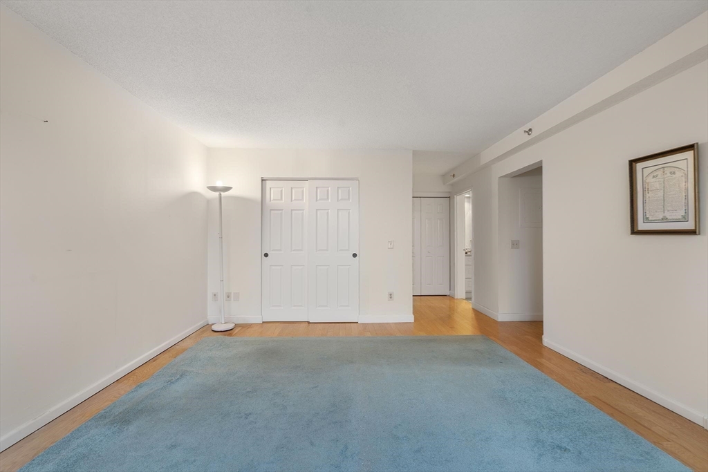 250 Hammond Pond Parkway # 1507N