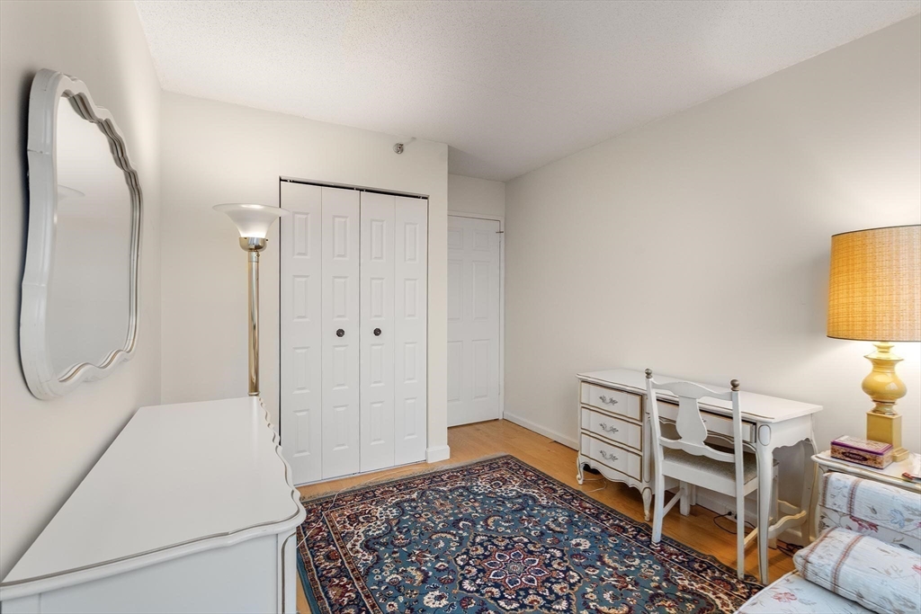 250 Hammond Pond Parkway # 1507N