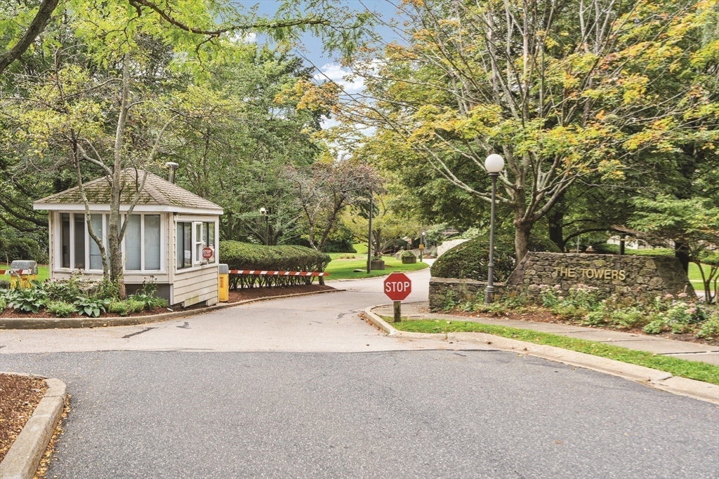 250 Hammond Pond Parkway # 1507N