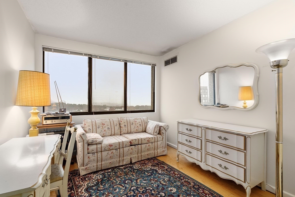 250 Hammond Pond Parkway # 1507N