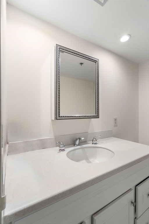 250 Hammond Pond Parkway # 1507N