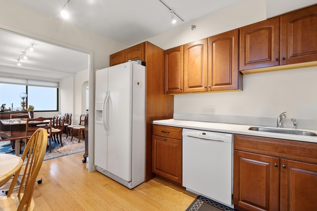 250 Hammond Pond Parkway # 1507N