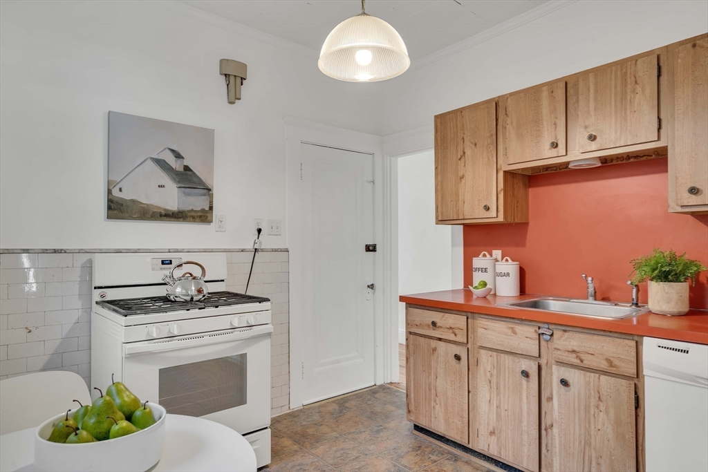 122 Addington Rd # 1