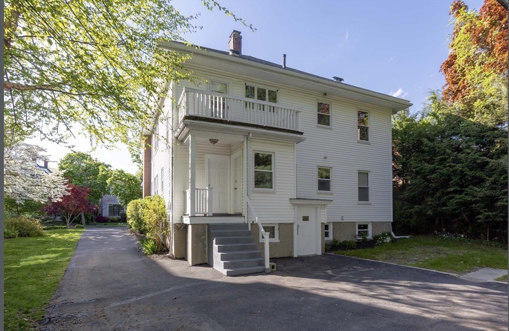 246 Lake Ave # 2