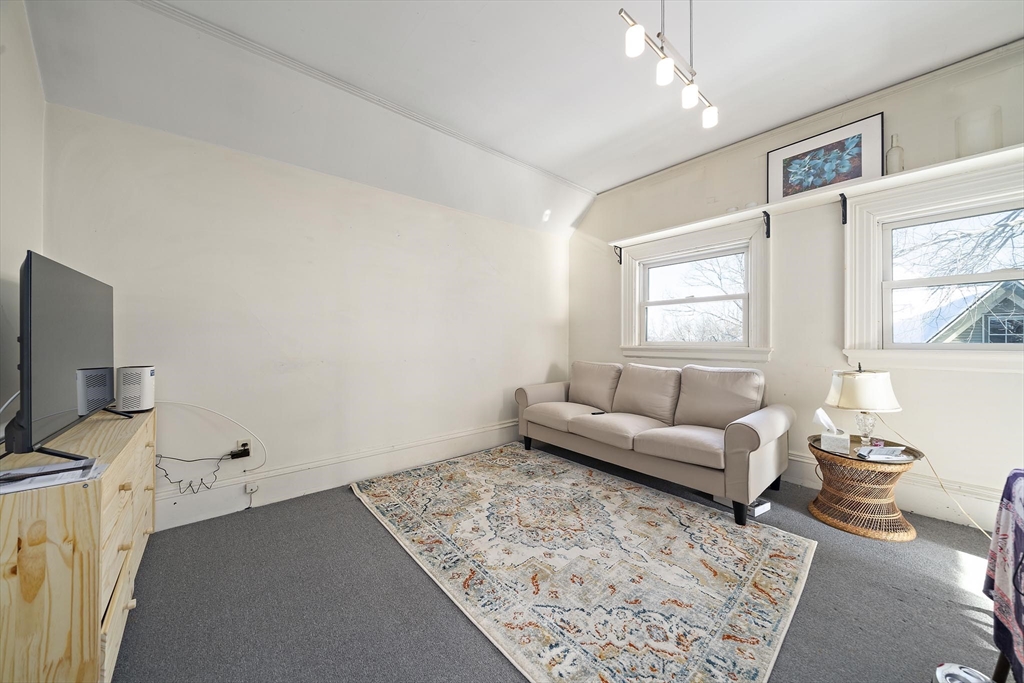 22 Winthrop St