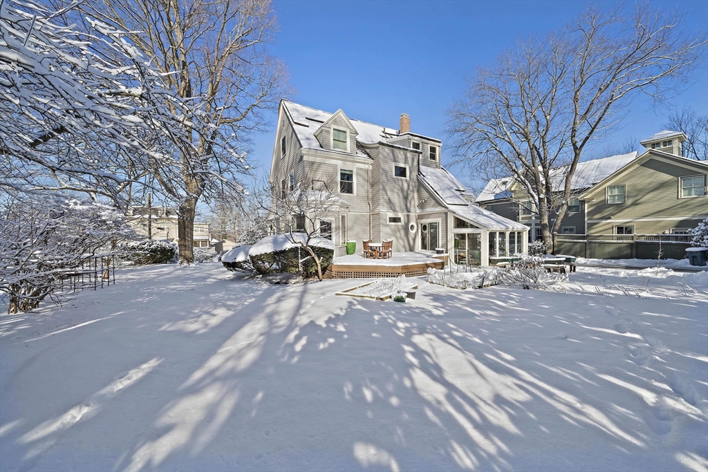 22 Winthrop St