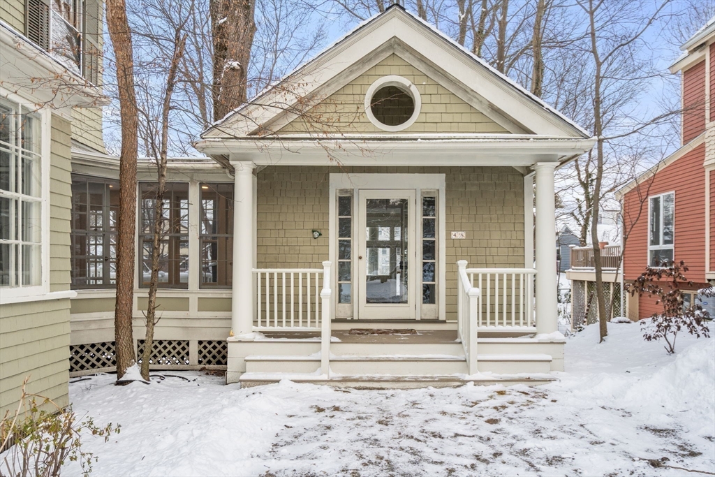 48 Ballard St