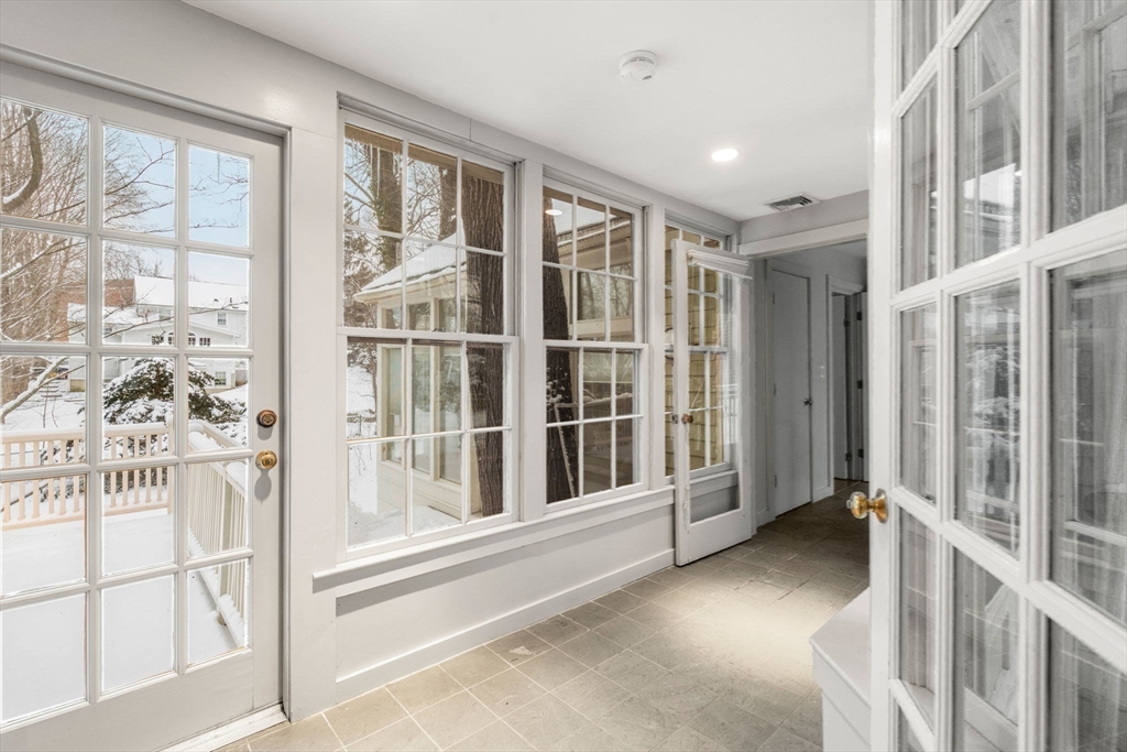 48 Ballard St