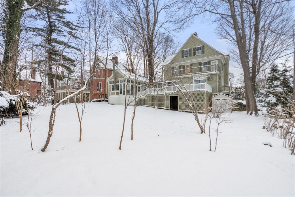 48 Ballard St