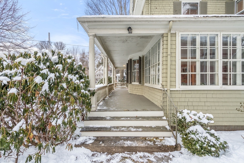 48 Ballard St