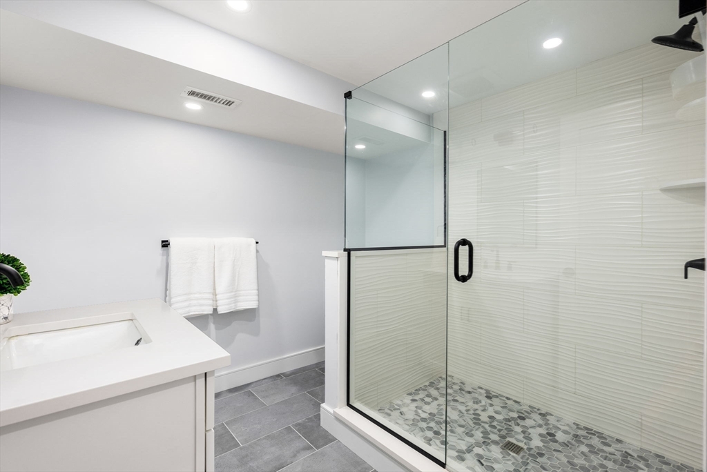 25 Geraldine Drive