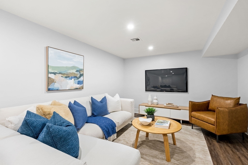 25 Geraldine Drive