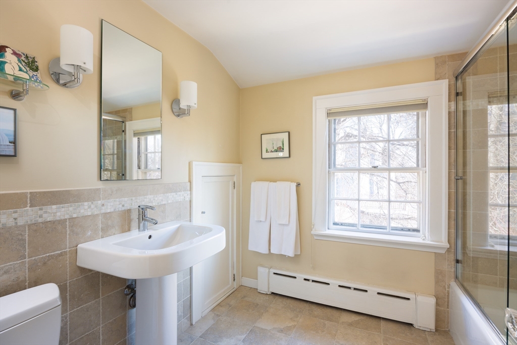 26 Welland Rd