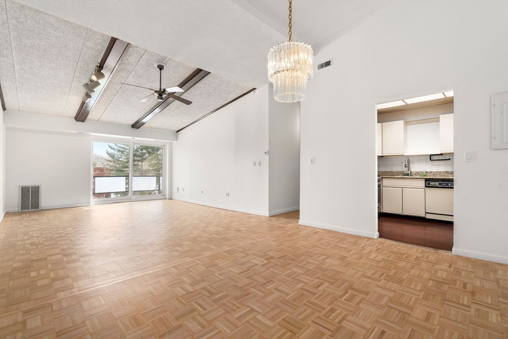 57 Broadlawn Park # 6B