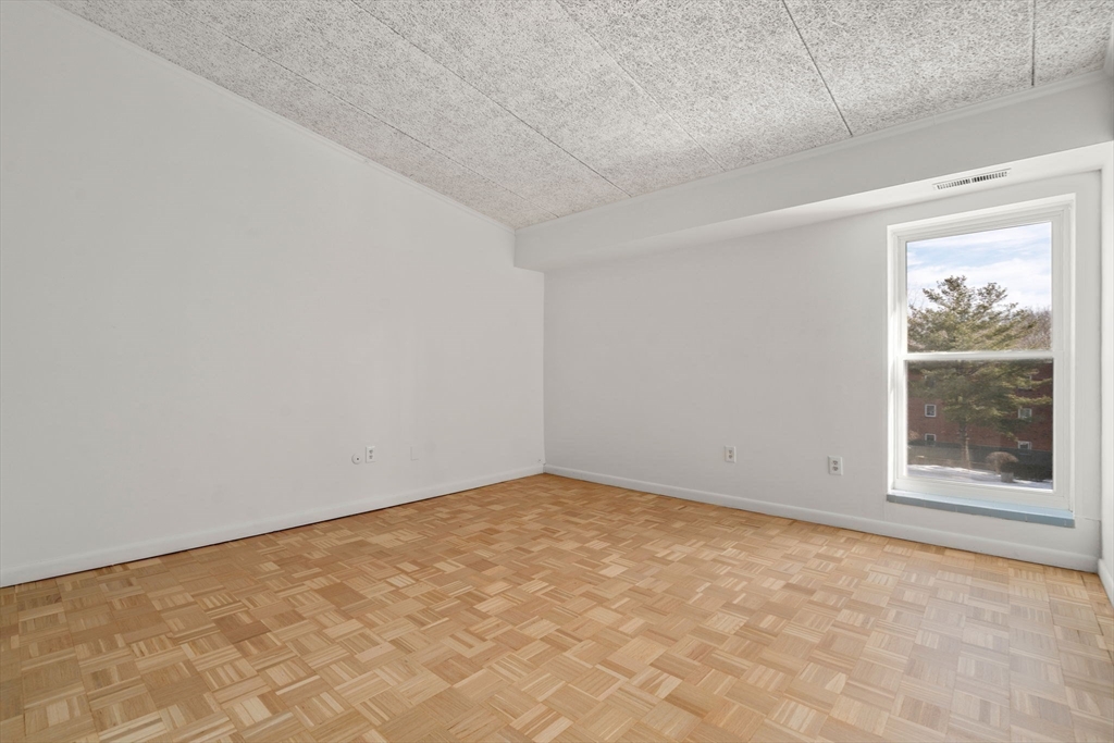 57 Broadlawn Park # 6B