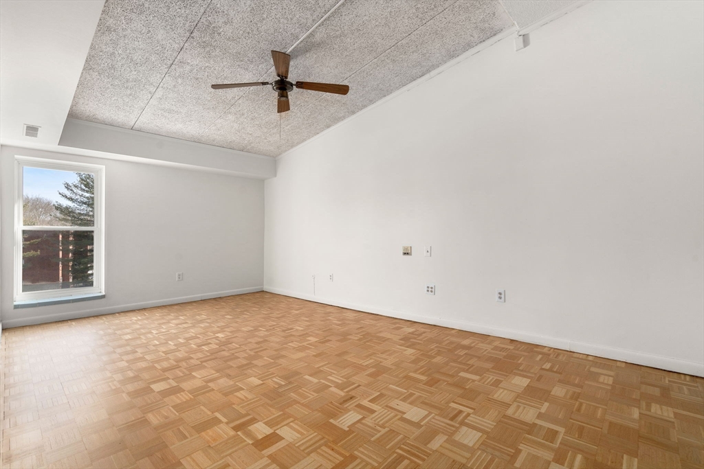 57 Broadlawn Park # 6B