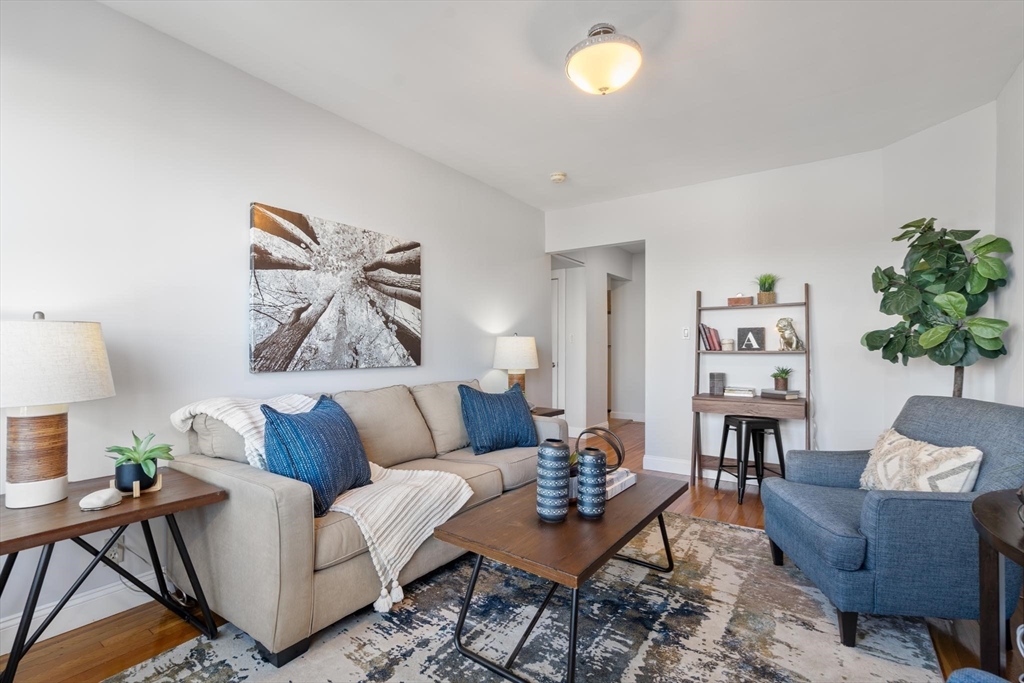 2003 Commonwealth Ave # 11