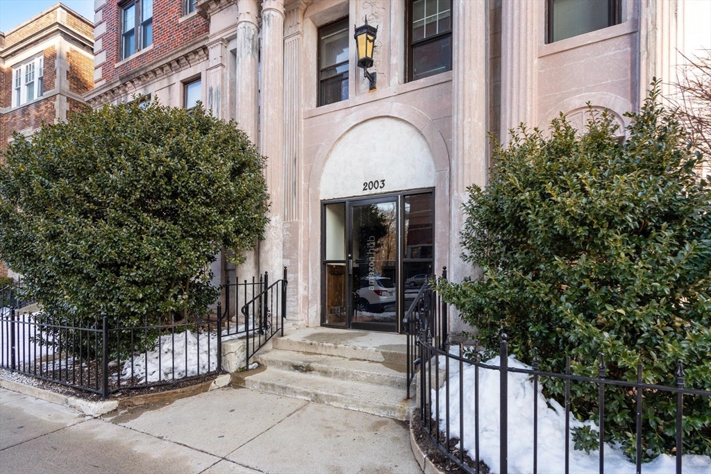 2003 Commonwealth Ave # 11