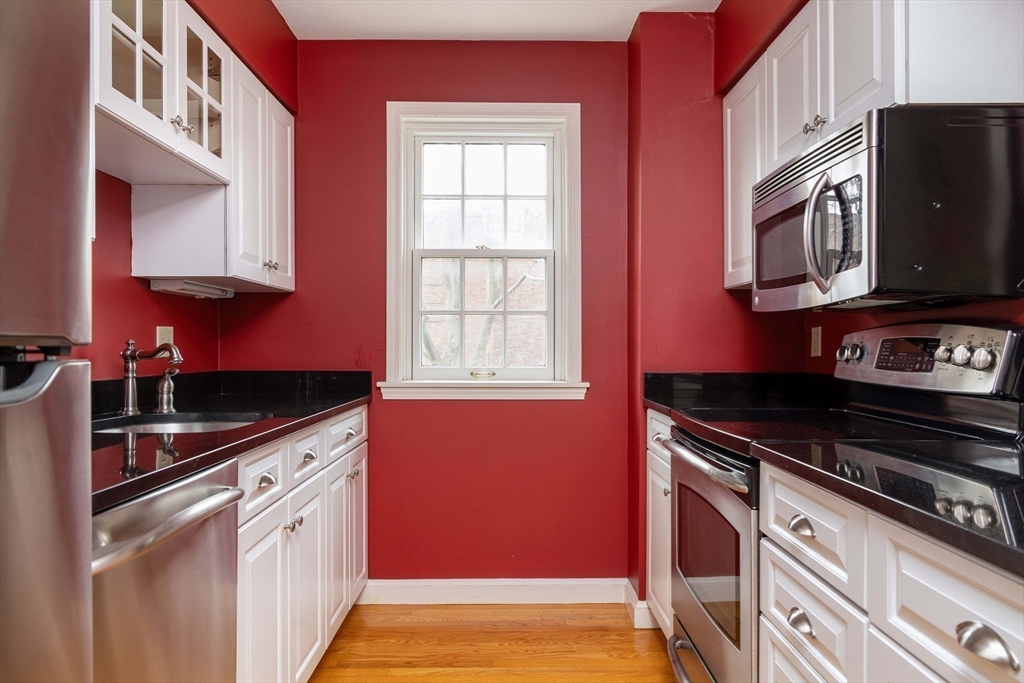 149 Beaconsfield Rd # B Unit: 3-B