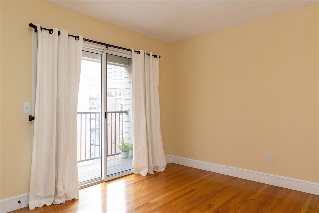 149 Beaconsfield Rd # B Unit: 3-B