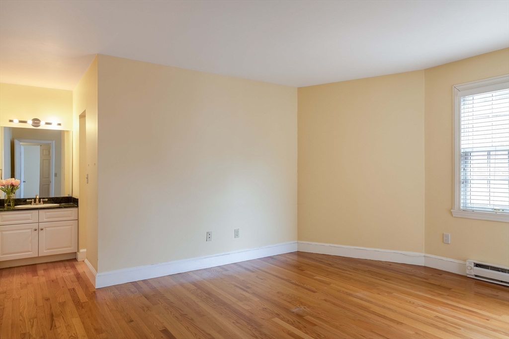 149 Beaconsfield Rd # B Unit: 3-B