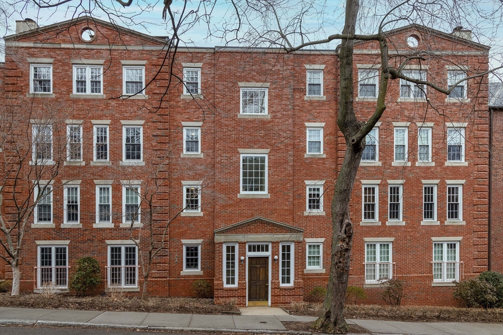 149 Beaconsfield Rd # B Unit: 3-B