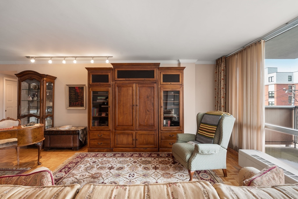 45 Longwood Ave # 406