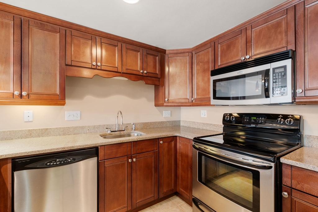 45 Longwood Ave # 406